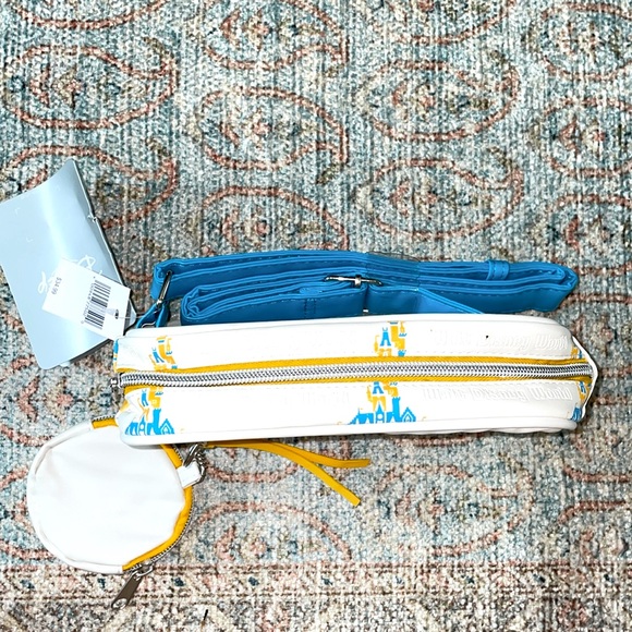 NWT Disney World Waist Fanny Pouch - Picture 6 of 7
